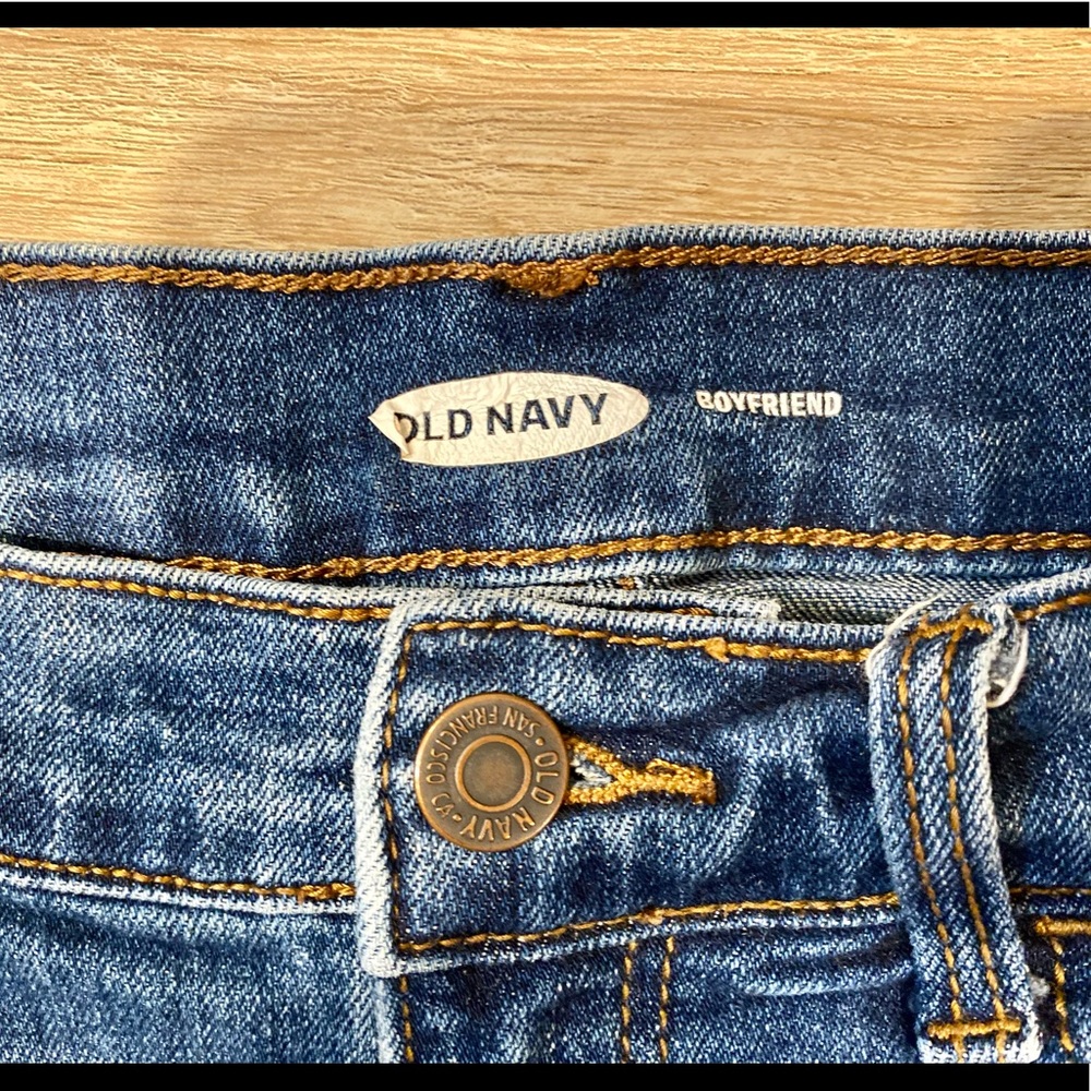Old Navy boyfriend denim shorts - Picture 2 of 3